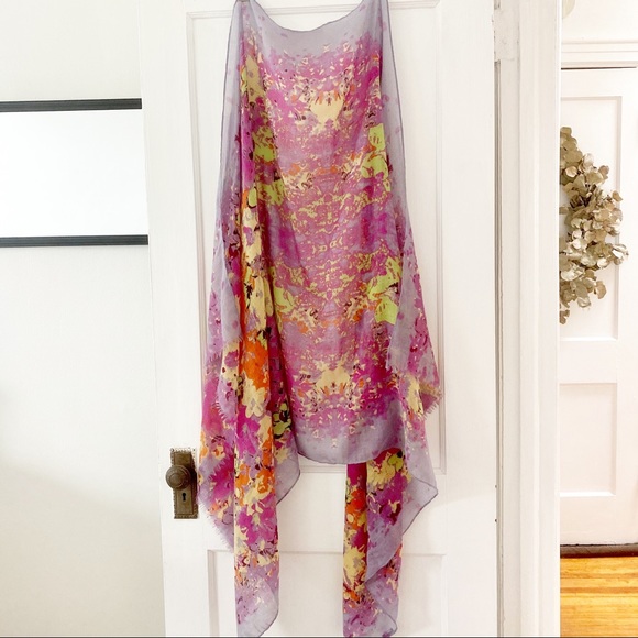 Echo Floral Large Scarf - Picture 1 of 3